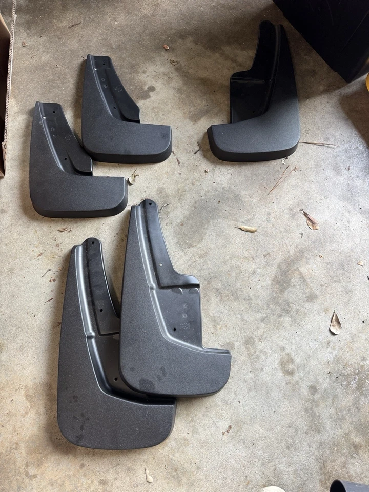 Брызговики Dodge Durango (замена) - Изображение 1 из 1