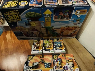 Hasbro Young Jedi Adventures - Spielset Tenoo Jedi Temple & Figurensets - Image 1 of 3
