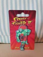 Blanka-STREET FIGHTER 2 II BROOCH LAPEL PIN BADGE CAPCOM 1991 collector's item