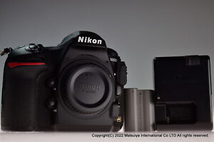 Près De Mint Nikon D850 45.7MP Appareil Photo Numérique Corps Obturateur Compte
