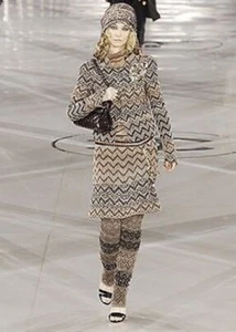 NWT EXQUISITE CHANEL RUNWAY TWEED SKIRT JACKET SUIT 42 / 40 CC LOGO NEW RARE - Picture 1 of 24
