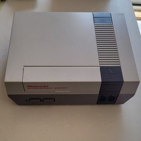 Nintendo NES Console Bundle w/ 2 Controllers, Games, RCA A/V Cable
