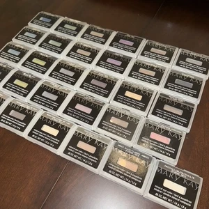 Mary Kay Mineral Eye Color Lot of 31 Assorted Colors Some Discontinued Colors - Picture 1 of 10
