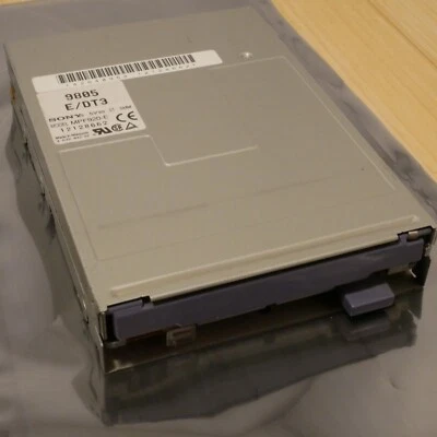 Sony MPF920-E Internal Desktop 3.5 inch Floppy Disk Drive 1.44MB - Tested 21 - Image 1 of 4