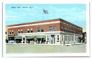 Postal Allfree Building en Newton Iowa - Imagen 1 de 2