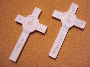 LOTE 2 PRECIOUS MOMENTS HANGING CROSS COLLECTION 1990 &1992 GREAT FOR KIDS ROOM - Imagen 1 de 11
