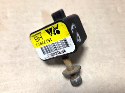 2003 2004  Hummer H2 Bumper Sensor, 15177813 - Image 1 of 4