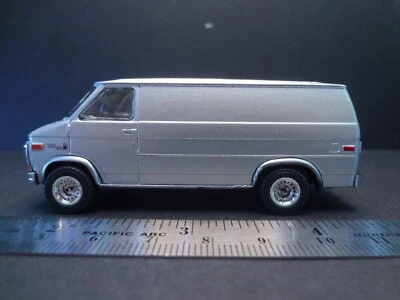 GMC Vandura 1976 Greenlight furgoneta utilitaria plateada/transportador - suelta 1:64 Foto 1 de 4