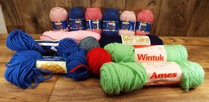 Mixed Lot of BALLS of Yarns Partials -2 POUNDS +-GRANNIE SQUARES KNIT/CROUCHET - Imagen 1 de 6