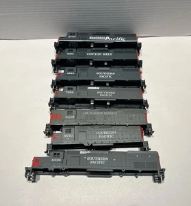 Seven HO Scale Southern Pacific Athearn BB Shells Only No Handrails Complete  - Picture 1 of 4