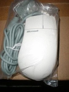 NEW Microsoft Mouse 2.0 - 2 Button Wired Mouse Serial & PS/2 Connection Genuine - Picture 1 of 3