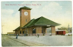 Postcard - Fargo, North Dakota, Great Northern Railway Passenger Depot - Picture 1 of 2