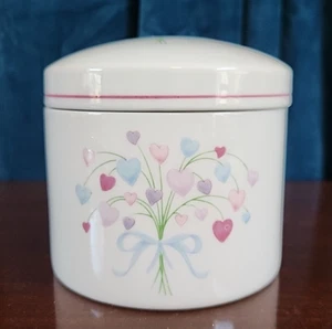 Vintage 1987 FTD Valentine 4 1/2" Porcelain Canister w/Lid Bouquet of Hearts - Picture 1 of 10