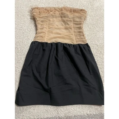 Mini Vestido Elizabeth James 10 Lana Seda Sin Tirantes Encaje Acanalado Negro Tostado Precio de venta sugerido por el fabricante $375 Foto 1 de 4