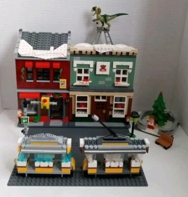 Lego Jinglewood Junction Winter Village con Minifiguras y Accesorios Lote Foto 1 de 4
