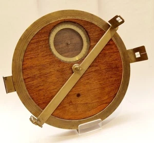 A very rare 18th century French surveying plain table made in brass and wood - Picture 1 of 7