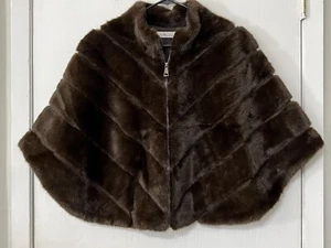 NWT La Fiorentina Brown Faux Fur Zip Capelet Cape Poncho Shawl Formal One Size - Picture 1 of 14