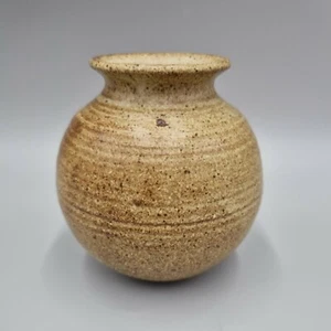 Jarrón de bombilla de cerámica A Studio, H = 9 cm, marca Ankh impresionada hasta la base - Imagen 1 de 9