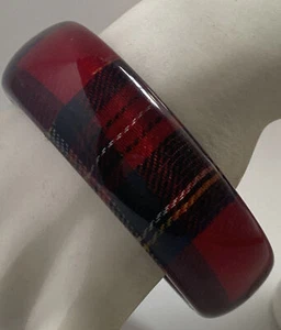 Vintage 60s Lucite Plaid Tartan Bracelet Bangle Fabric Imbedded Inclusion Red - Picture 1 of 7