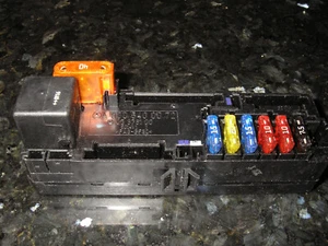 Mercedes-Benz E-Klasse W210 Sicherungskasten Sicherungshalter A0005400072 - Bild 1 von 1