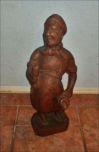 Alte Holzfigur " Wirt - Koch " Schnitzkunst Mann mit Glas u. Krug ca. 52 cm hoch - Bild 1 von 6
