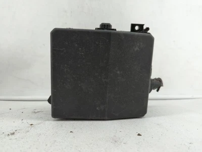 2010-2013 Mitsubishi Outlander Fusebox Fuse Box Relay Module Pr061-02000 PRSOO - Image 1 of 4