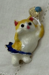 Die süßeste kleine Kätzchen mit Tennisrock & Schläger spielen Tennis Brosche Anstecknadel - Bild 1 von 4