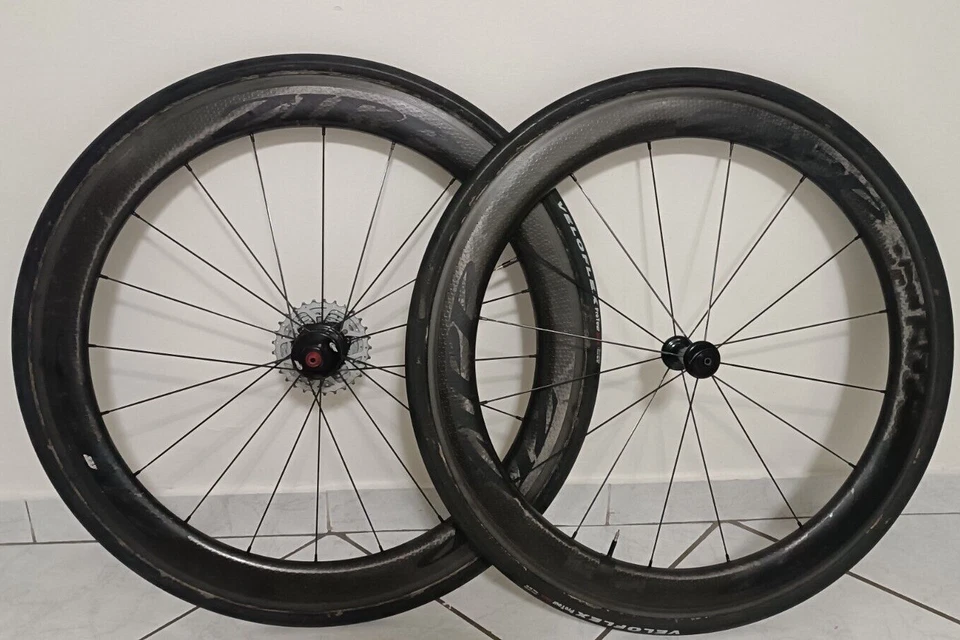 Juego de ruedas de freno de llanta tubular ZIPP 404 Firecrest Foto 1 de 4