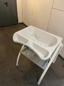 Rutschfeste Babybadewanne mit faltbarem rosa Babybadewannenhalter / Wickeltisch - Bild 1 von 16