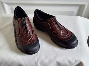 CLARKS Woman’s Size 6 M Leather Zipper Brown Shoes Waterproof Rubber Bottoms - Picture 1 of 7