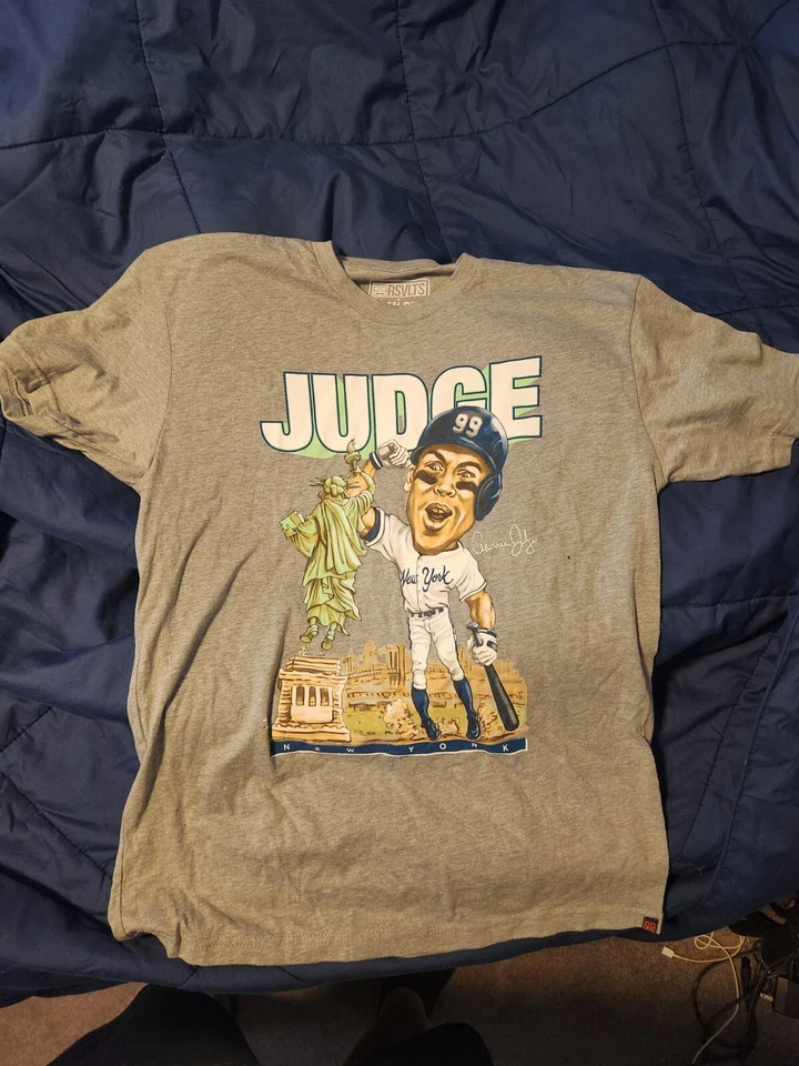 Camisa New York Yankees Para Hombres MEDIANA Gris Rsvlts Aaron Judge Estatua de la Libertad MLB Foto 1 de 1