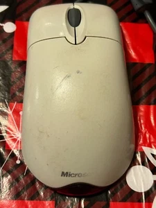 Microsoft Wheel Mouse Optical USB and PS2 Compatible x802302 - Picture 1 of 3