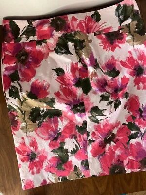 Mini-saia feminina Evan-Picone multicolorida floral frente plana traseira zíper tamanho 8 - Imagem 1 de 4