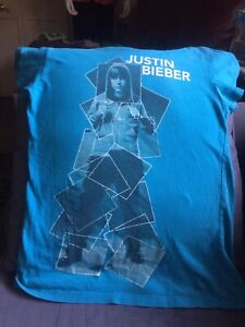 Justin Bieber at Young Age T-shirt.  Blue Cotton Youth Size XL 14/16