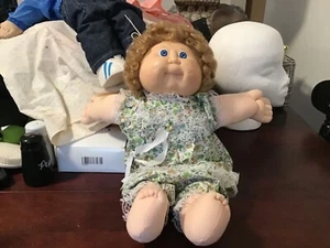 Vintage 1982 Cabbage Patch Doll - Picture 1 of 2