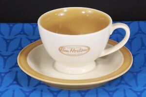 Ensemble thé/tasse à café et soucoupes Tim Hortons « toujours frais » comme neuf !