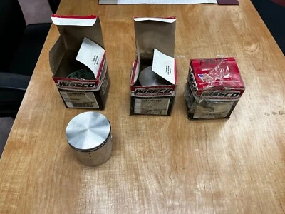 New Wiseco Piston Kit 2364M06650 set of 3 for ARCTIC CAT ZRT600 96-00 - Image 1 of 4