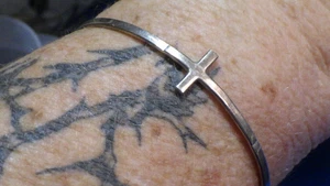 Vintage Stella & Dot Sterling Silber 925 Kreuz Manschette Armband 5,5" W 1 3/8" Raum - Bild 1 von 3