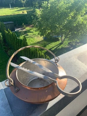 Feuerzangenbowle Topf mit Zange Kupfer Schmiedeisen 70er Jahre Vintage - Bild 1 von 3