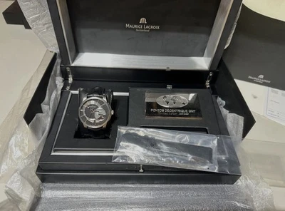 Maurice Lacroix Pontos Decentrique GMT PT6108-TT031-291 Titanio Edición Limitada Foto 1 de 4
