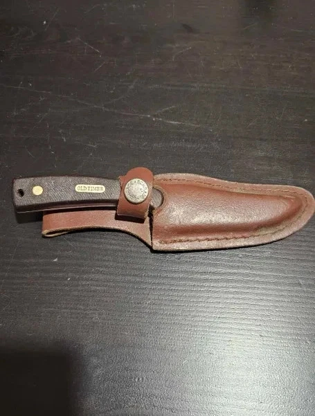 Cuchillo de hoja fija Schrade Old Timer Sharpfinger marcado “152OT CHINA” con funda Foto 1 de 4