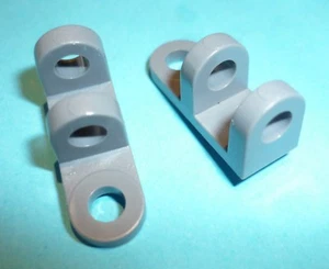 ZWEI Meccano Kunststoff Aufhängung Halterung Teil 260A / A418 - Bild 1 von 3