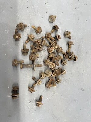 1965 - 1968 年福特银河水星挡泥板螺栓罩调节器紧固件格栅原始设备制造商 — 第 1/4 张图片