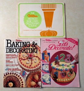 Vintage Wilton Cake Decorating Books 1980s Lot Yearbook 1986 1988 Basic Course - Picture 1 of 19