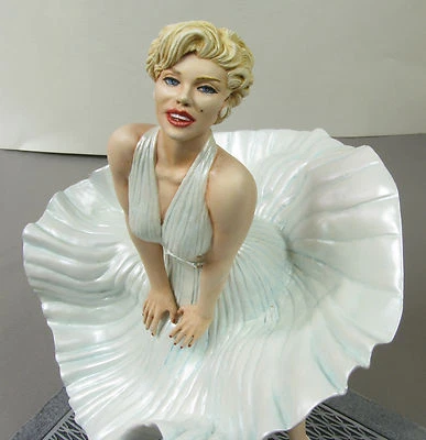 Jimmy Flintstone "The Girl" 1/8 scale complete resin model figurine kit LF01 - Image 1 of 4