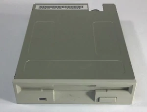 Newtronics Mitsumi D359T6 3.5" 1.44MB Internal Floppy Disk Drive FDD Tested - Picture 1 of 6