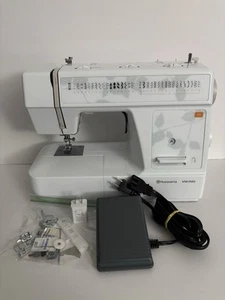 HUSQVARNA VIKING VSMAB Model E20 Sewing Machine + Accessories - Tested/Working - Picture 1 of 24