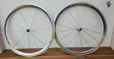 Mavic Cosmic Pro 1st Gen Laufradsatz 622-13 clincher - Bild 1 von 4