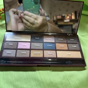 I 💜 Revolution Salted Caramel Eyeshadow Palette New - Picture 1 of 3