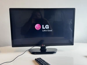 Téléviseur LG 24 pouces coin à coin - 24MT45D-PZ - avec télécommande et câble d'alimentation - Photo 1/9